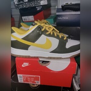 Nike Dunk Low Retro - Yellow and Green